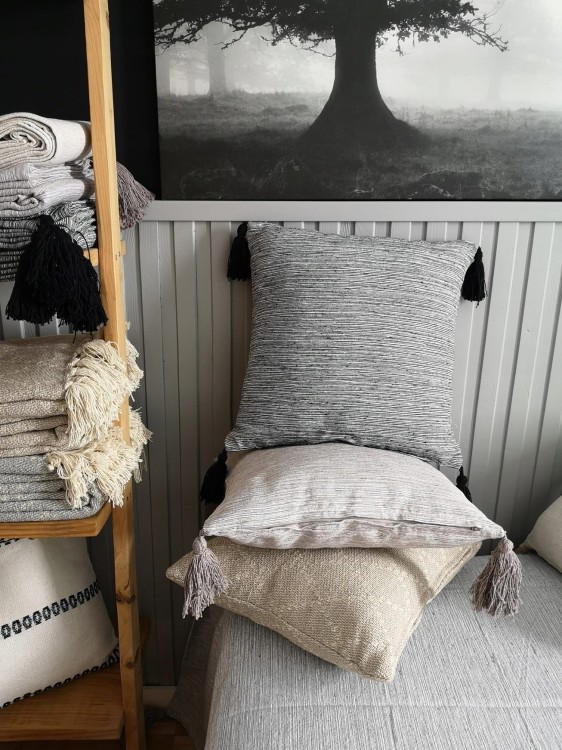 carmen 40×40 czarna (2)